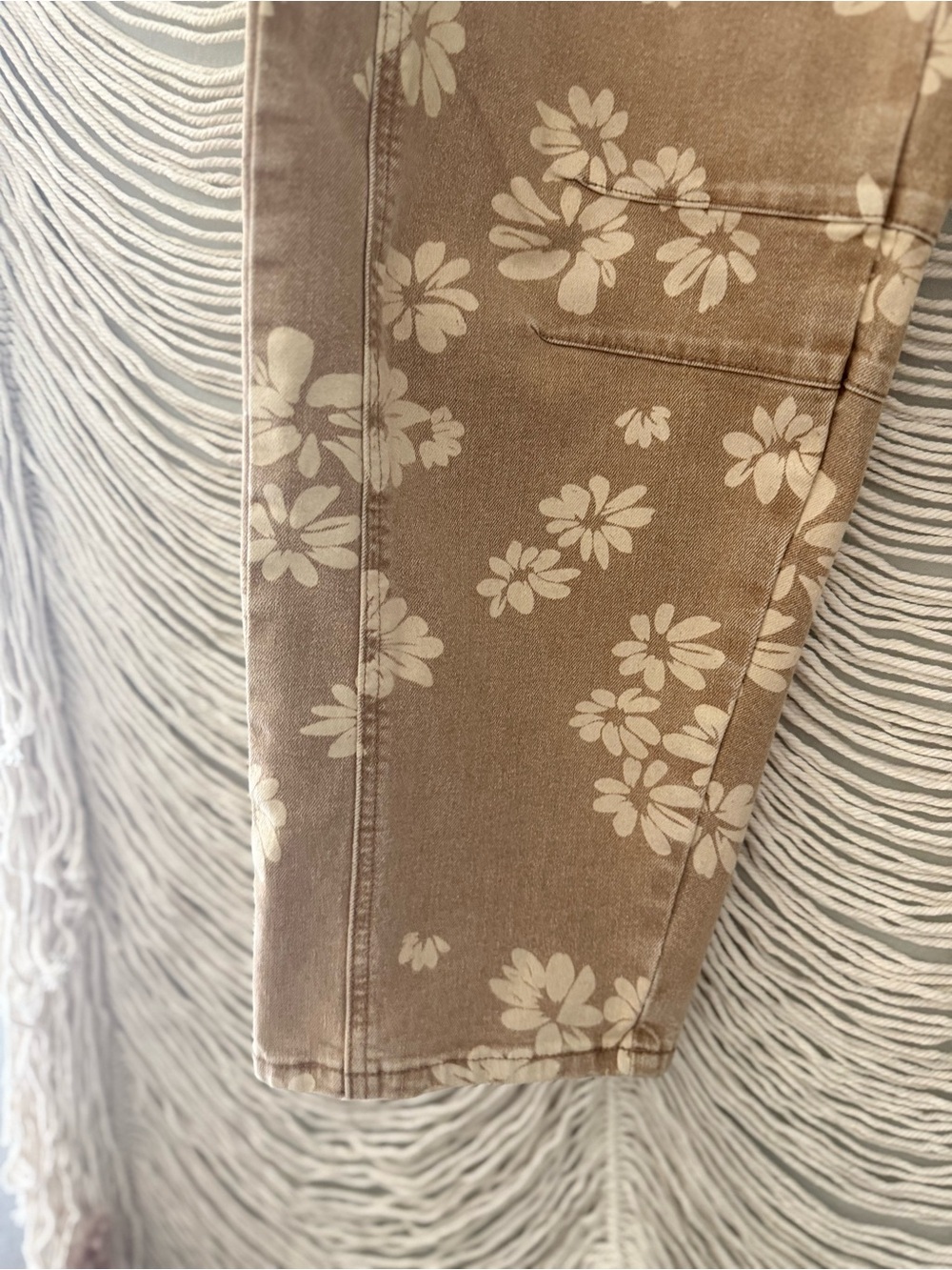 High-Rise Beige Floral Ankle Jeans - Picture 4 of 7